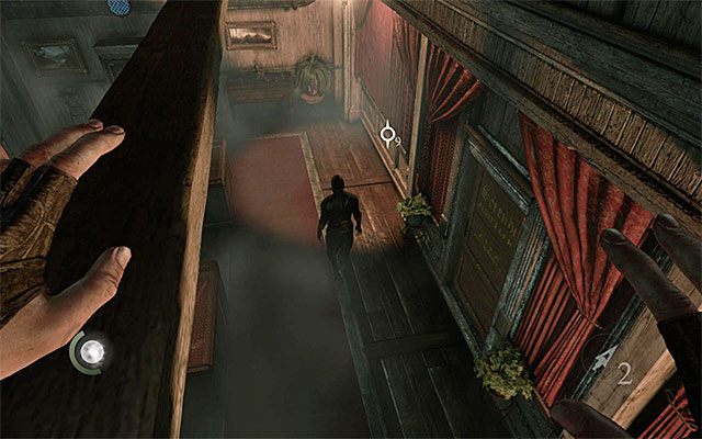 Górne belki pozwalają na bezpieczne przemieszczanie się po głównym piętrze budynku - Kradzież maski | Rozdział 1 (Blokada - Lockdown) | Solucja Thief - Thief - poradnik do gry