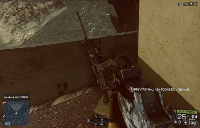 Tą broń znajdziesz na górnym pokładzie Tytana, zaraz po przerywniku, w którym statek przełamuje się na pół i razem ze swoją drużyną przeskakujecie na drugą stronę - 3 - Morze południowochińskie (Bronie) | Ukryte nieśmiertelniki i bronie - Battlefield 4 - poradnik do gry