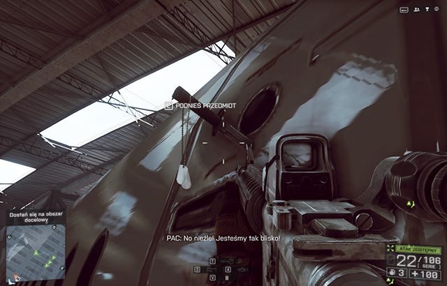 Podczas ostatniego etapu misji, gdy jesteś w ogromnym hangarze, wejdź na duży, biały samolot transportowy - 4 - Singapur (Nieśmiertelniki) | Ukryte nieśmiertelniki i bronie w Battlefield 4 - Battlefield 4 - poradnik do gry