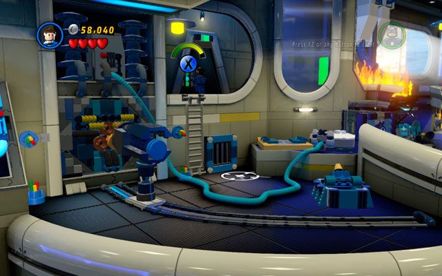 Kiedy maszyna zostanie uruchomiona, wejdź Panem Fantastycznym na górną kondygnację sali (używając drabinki) i zhakuj komputer - musisz wcisnąć klawisz interakcji, a potem szybko klikać na atak - Times Square Off | Opis przejścia LEGO Marvel Super Heroes - LEGO Marvel Super Heroes - poradnik do gry