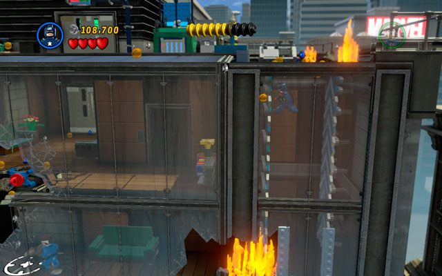 Przejdź na drugą stronę kładki i zabij maszyny, które się na Ciebie rzucą - Times Square Off | Opis przejścia LEGO Marvel Super Heroes - LEGO Marvel Super Heroes - poradnik do gry