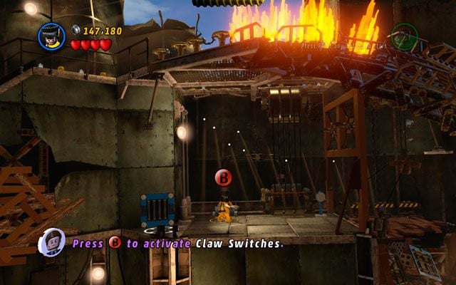 Swój pobyt we wnętrzu Statuy Wolności rozpocznij od obicia kilku mord - dopiero wówczas uda Ci się obwąchać Wolverinem okolicę i wyczuć ścieżkę na ścianie - Taking Liberties | Opis przejścia LEGO Marvel Super Heroes - LEGO Marvel Super Heroes - poradnik do gry