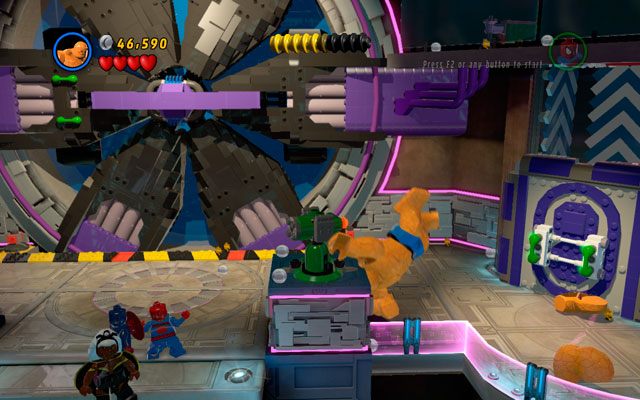 Stojąc przed następną ścianą skorzystaj z szóstego zmysłu Spider-Mana, odkrywając żółtą szczerbę - A Doom With a View | Opis przejścia LEGO Marvel Super Heroes - LEGO Marvel Super Heroes - poradnik do gry