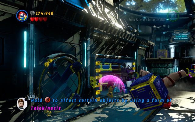 Druga runda jest bardziej wymyślna - przeciwnik będzie biegał dookoła areny, utrudniając Ci zadanie - Juggernaut | Bossowie w LEGO Marvel Super Heroes - LEGO Marvel Super Heroes - poradnik do gry