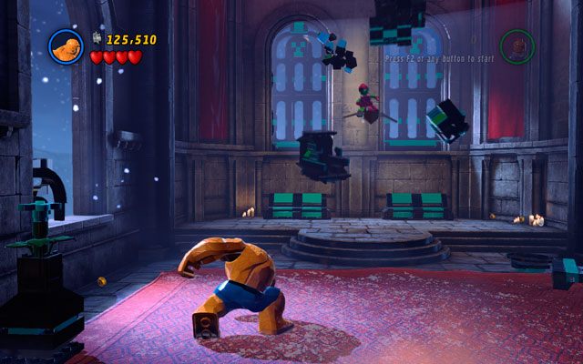 Zlikwiduj wszystkich żołnierzy Dooma, a następnie przejdź na środek sali skręcając przy tym w lewo - Zielony Goblin | Bossowie w LEGO Marvel Super Heroes - LEGO Marvel Super Heroes - poradnik do gry