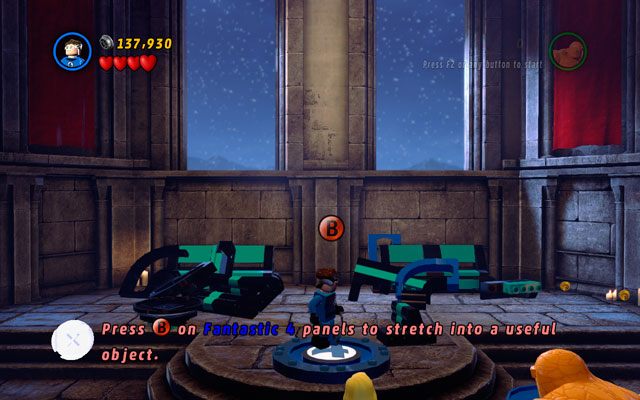 Pokonaj wszystkich pomniejszych przeciwników, a następnie podbiegnij do rozbitego witraża na końcu sali i z jego szczątków ułóż panel Fantastycznej Czwórki - Zielony Goblin | Bossowie w LEGO Marvel Super Heroes - LEGO Marvel Super Heroes - poradnik do gry