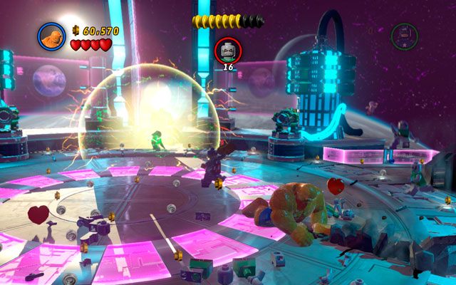 Pierwsza runda walki z Doomem jest bardzo prosta - wystarczy pokonać 20 Doombotów - Doktor Doom | Bossowie w LEGO Marvel Super Heroes - LEGO Marvel Super Heroes - poradnik do gry