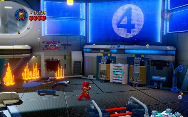 W tym samym pomieszczeniu skręć w prawo, używając rakiet Iron Mana do wysadzenia srebrnej kraty - Times Square Off | Zestawy MiniKit w LEGO Marvel Super Heroes - LEGO Marvel Super Heroes - poradnik do gry