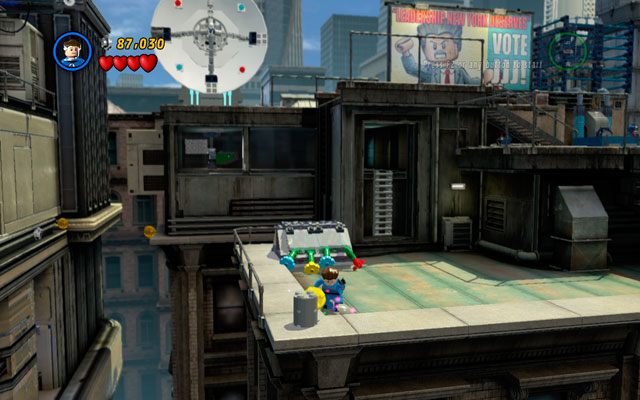 Pierwszy kwietnik znajdziesz poniżej wielkiego talerza satelitarnego - Times Square Off | Zestawy MiniKit w LEGO Marvel Super Heroes - LEGO Marvel Super Heroes - poradnik do gry