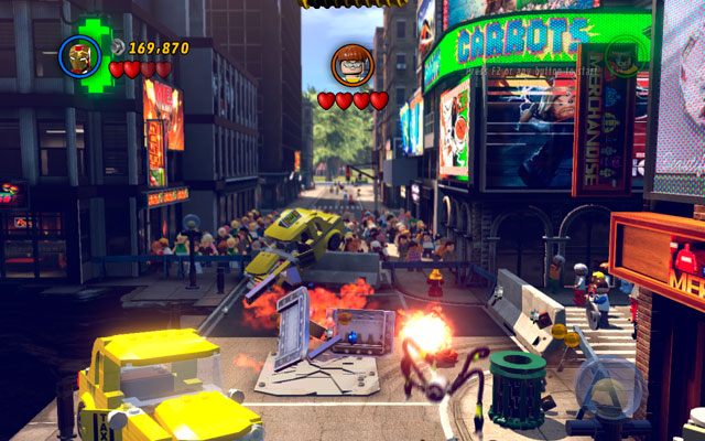 Przejdź w przeciwległy kąt areny, znajdując w nim srebrne auto - Times Square Off | Zestawy MiniKit w LEGO Marvel Super Heroes - LEGO Marvel Super Heroes - poradnik do gry
