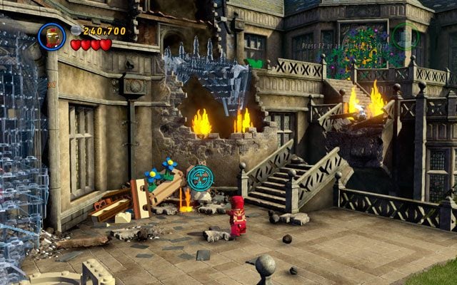 Obróć się do tyłu i poszukaj kolejnego gargulca - umieszczono go przy zawalonych schodach - Juggernauts and Crosses | Zestawy MiniKit w LEGO Marvel Super Heroes - LEGO Marvel Super Heroes - poradnik do gry