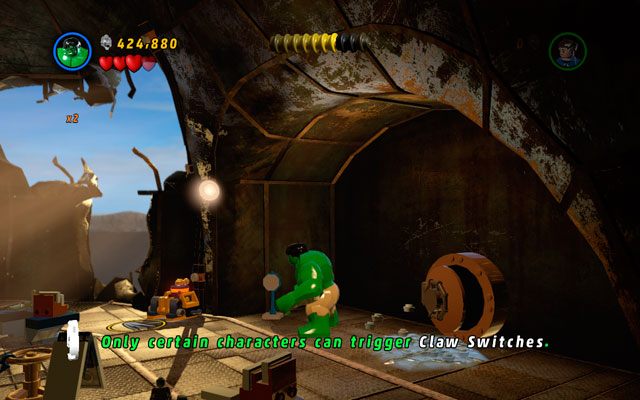 Ostatni znak jest na samym szczycie wieży, na prawo od schodów prowadzących na arenę z bossem - Taking Liberties | Zestawy MiniKit w LEGO Marvel Super Heroes - LEGO Marvel Super Heroes - poradnik do gry