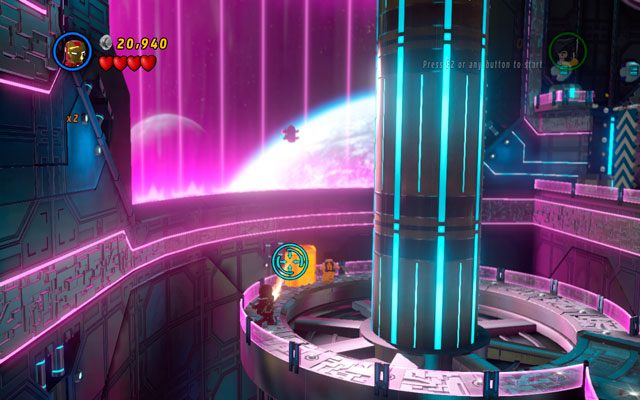 Od razu po rozpoczęciu misji skręć w lewo i podejdź do złotej skrzyni - A Doom With a View | Zestawy MiniKit w LEGO Marvel Super Heroes - LEGO Marvel Super Heroes - poradnik do gry