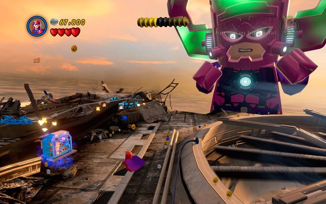 Drugą metalową skrzynkę schowano po przeciwnej stronie pojazdu - aby ją zniszczyć, musisz wpierw naprawić pierwszy silnik - The Good, the Bad and the Hungry | Zestawy MiniKit w LEGO Marvel Super Heroes - LEGO Marvel Super Heroes - poradnik do gry