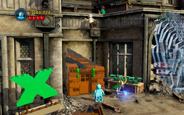 Po wyjściu na balkon szkoły profesora Xaviera skręć w prawo i podejdź do wielkiego płonącego pudła - Kampania | Stan Lee w opałach | LEGO Marvel Super Heroes - LEGO Marvel Super Heroes - poradnik do gry