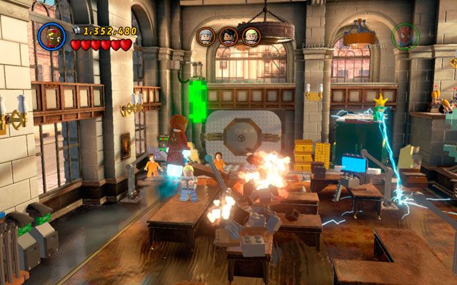 Wzleć Iron Manem na środek pomieszczenia i zniszcz wszystkie elementy, które walają się na biurkach po lewej - A Shock Withdrawal | Bonusowe misje Deadpoola | LEGO Marvel Super Heroes - LEGO Marvel Super Heroes - poradnik do gry