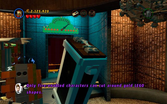 Z porozrzucanych klocków zbuduj windę i poczekaj, aż na piętro wjedzie wielka skrzynia - House Party Protocol | Bonusowe misje Deadpoola | LEGO Marvel Super Heroes - LEGO Marvel Super Heroes - poradnik do gry