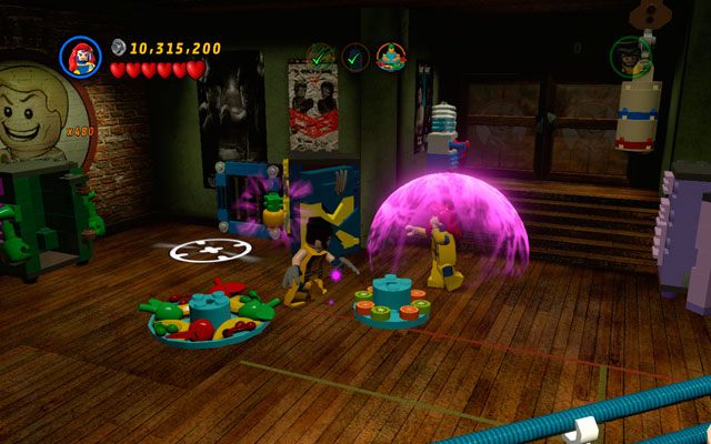 Skręć w lewo, podchodząc do lodówki i innych mebli kuchennych - Put Up Your Dukes | Bonusowe misje Deadpoola | LEGO Marvel Super Heroes - LEGO Marvel Super Heroes - poradnik do gry