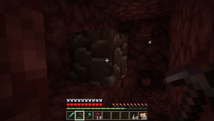 Ancient Debris jest bardzo rzadko spotykaną rudą - Minecraft: Czarny kamień, Płaczący obsydian, Pradawne szczątki - Nether Update - Minecraft - poradnik do gry