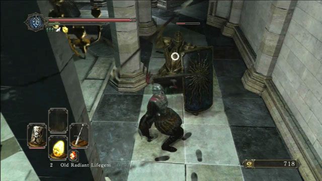 Pokonaj silnych strażników - Drangleic Castle - dziedziniec - Dark Souls II - poradnik do gry