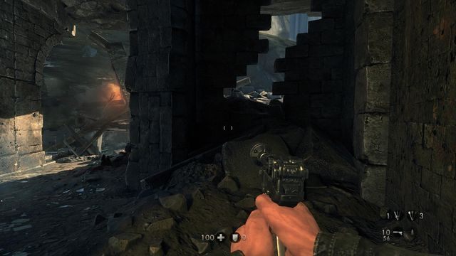 W tej dziurze po prawej, na dziedzińcu - Sztab Trupiej Główki | Sekrety w Wolfenstein The New Order - Wolfenstein: The New Order - poradnik do gry