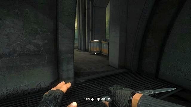 Na jednej z tych skrzyń - Podziemia Berlina | Sekrety w Wolfenstein The New Order - Wolfenstein: The New Order - poradnik do gry