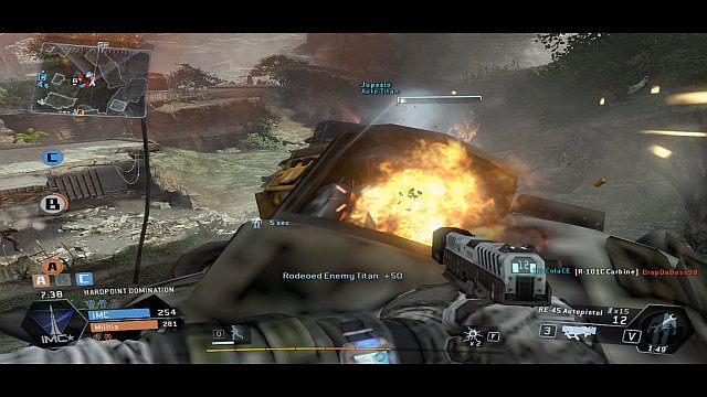 Rodeo to świetny sposób na wykończenie przeciwnika. - Pilot | Walka w Titanfall - Titanfall - poradnik do gry