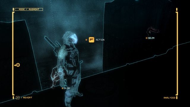 Dobry moment na atak - wróg po prawej jest odwrócony plecami. - R-03 Mile High | Kampania - opis przejścia Metal Gear Rising Revengeance - Metal Gear Rising: Revengeance - poradnik do gry