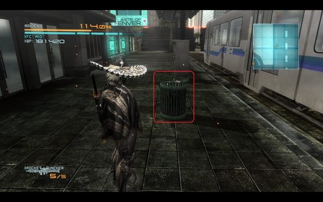 Nośnik danych, sprytnie ukryty w koszu na śmieci. - R-05 Escape From Denver | Kampania - opis przejścia - Metal Gear Rising: Revengeance - poradnik do gry