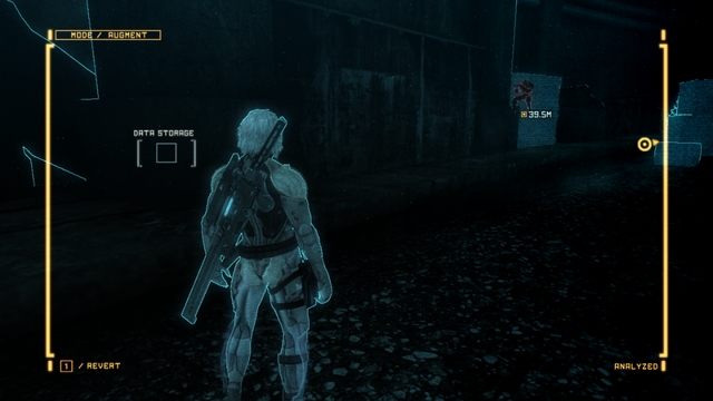 Widok z AR, ukazujący Nośnik danych #12 za ścianą, w ciemnym tunelu. - Nośniki danych | Znajdźki Metal Gear Rising Revengeance - Metal Gear Rising: Revengeance - poradnik do gry