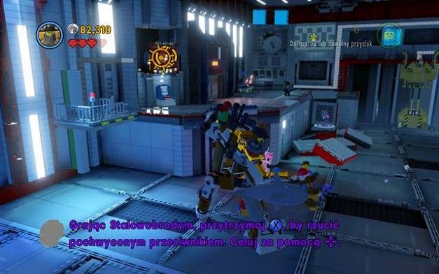 Rzucaj przeciwnikami w skrzynki elektryczne - Przedostań się do Wieży Oktanu | Wątek fabularny w LEGO Przygoda gra wideo - LEGO Przygoda gra wideo - poradnik do gry