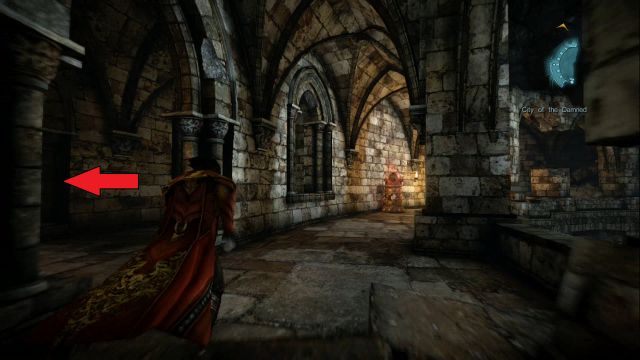 Strzałka pokazuje drogę do Skrzyni Bólu (naprzeciw widać Magiczne Źródło). - Misja 2 - The Three Gorgons | Klejnoty - I przejście - Castlevania: Lords of Shadow 2 - poradnik do gry