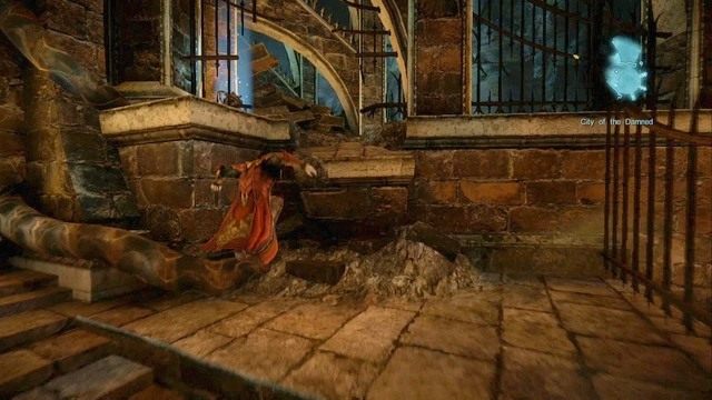 Widoczna na górze Skrzynia Bólu - widok z bramy, którą przed chwilą otworzyłeś. - Misja 2 - The Three Gorgons | Kampania - opis przejścia - Castlevania: Lords of Shadow 2 - poradnik do gry