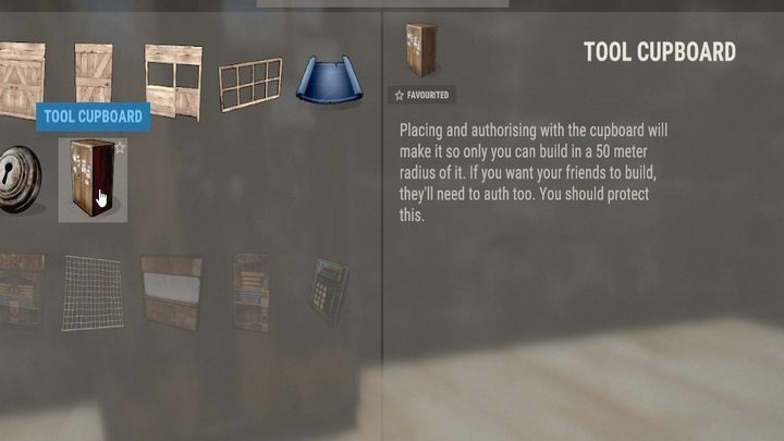 Aby zapobiec temu zjawisku, należy zbudować Szafę z narzędziami - Rust: Pierwsza baza - jak budować, ulepszać budynki - Rust - przewodnik przetrwania - poradnik do gry