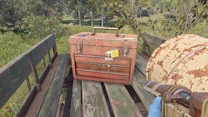 Trzecia metoda to poszukiwanie czerwonych skrzynek narzędziowych z lotem - Rust: Pierwsze kroki - jak rozpocząć grę? - Rust - przewodnik przetrwania - poradnik do gry