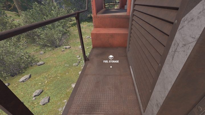 Duża lokomotywa posiada zbiorniki z paliwem pod podłogą, widoczne od boku pociągu - Rust: Podstawowy transport - konie, samochody i inne - Rust - przewodnik przetrwania - poradnik do gry