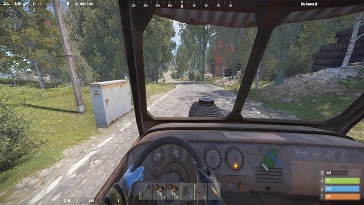 Pojazdy można modyfikować na podnośniku - Rust: Podstawowy transport - konie, samochody i inne - Rust - przewodnik przetrwania - poradnik do gry