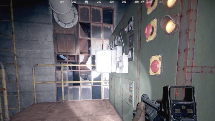 Teraz wejdźcie do budynku terminala rozładunkowego (zielona karta dostępu, jak ją zdobyć przeczytacie na stronie Karty dostępu - jak używać - Rust: Pociąg - jak opróżnić wagony? - Rust - przewodnik przetrwania - poradnik do gry