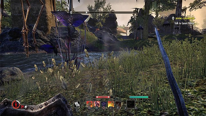 Do pościgu może dojść nie tylko jeśli masz wysokie Infamy Meter i Bounty, ale także jeśli zdecydujesz się na ucieczkę (opcja Flee) po zatrzymaniu przez strażnika - ESO: Justice System - przestępstwa, system kar - The Elder Scrolls Online - poradnik do gry