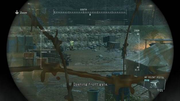 Więzień pilnowany jest przez trzech strażników - Uwolnij jeńców - Metal Gear Solid V: Ground Zeroes - poradnik do gry