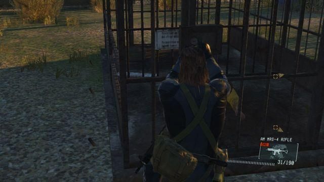 Otwórz klatki z więźniami, by wykonać cel opcjonalny - Classified Intel Acquisition - Metal Gear Solid V: Ground Zeroes - poradnik do gry