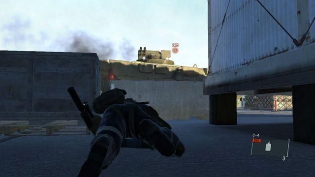 Pozbądź się wozu opancerzonego - Destroy the Anti-Air Emplacements - Metal Gear Solid V: Ground Zeroes - poradnik do gry