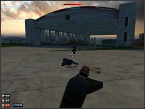 Tam czekają na nas już nasi chłopcy, którym udało się ponownie odpalić auto - Misja 17 - Śmietanka na kawie | Mafia The City of Lost Heaven - Mafia: The City of Lost Heaven - poradnik do gry