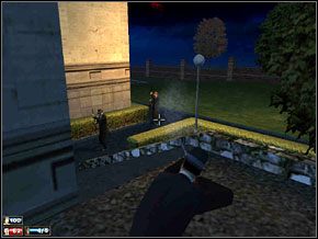 Jeśli jest już cicho, to wracamy na górę po Salvatore i schodzimy z nim na podwórko - Misja 12 - Odwiedziny u bogaczy | Mafia The City of Lost Heaven - Mafia: The City of Lost Heaven - poradnik do gry