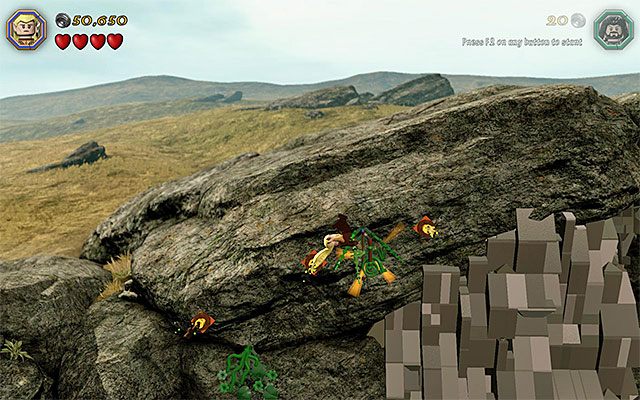 Musisz doskakiwać elfem do kolejnych wbitych do ściany strzał - Etap 5 (The Troll Hoard) - LEGO The Hobbit - poradnik do gry