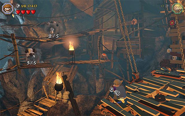 Używaj procy na kolejnych tarczach - Etap 7 (Goblin-town) - LEGO The Hobbit - poradnik do gry