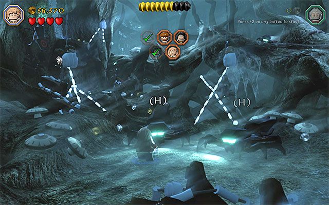 Upewnij się, że masz założony pierścień i dopiero wtedy rozpraw się z nowymi pająkami - Etap 10 (Flies and Spiders) - Jaskinia pająków - LEGO The Hobbit - poradnik do gry
