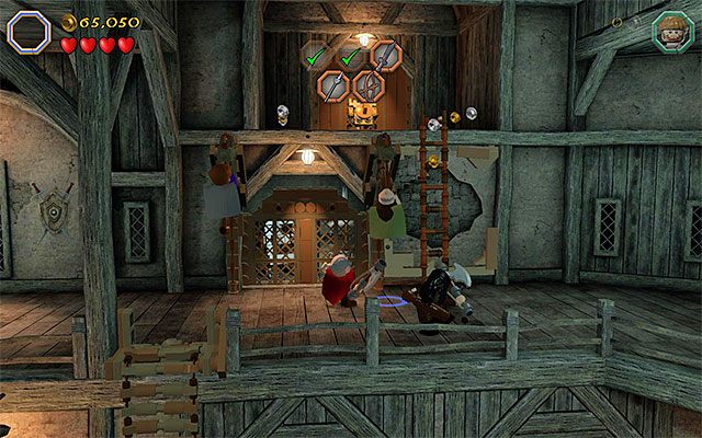 Każdy z bohaterów musi złapać się odrębnego uchwytu - Etap 12 (A Warm Welcome) - Zbrojownia - LEGO The Hobbit - poradnik do gry