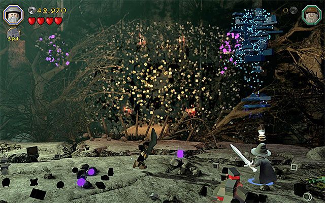 Zbuduj wieżę z leżących na ziemi klocków - Etap 14 (The Necromancer) - Pojedynek z Sauronem - LEGO The Hobbit - poradnik do gry