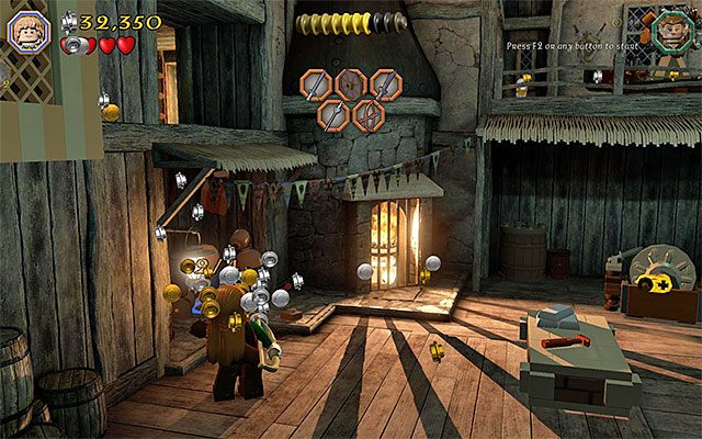 Manekiny znajdujące się w lewej części zbrojowni - Etap 12 (A Warm Welcome) - LEGO The Hobbit - poradnik do gry